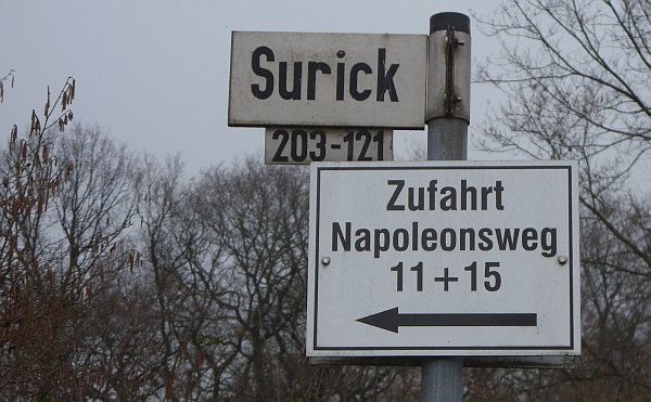 Schild Napoleonsweg 11+15.jpg
