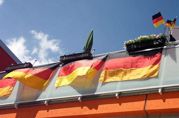 Deutschlandflaggen EM 12.jpg