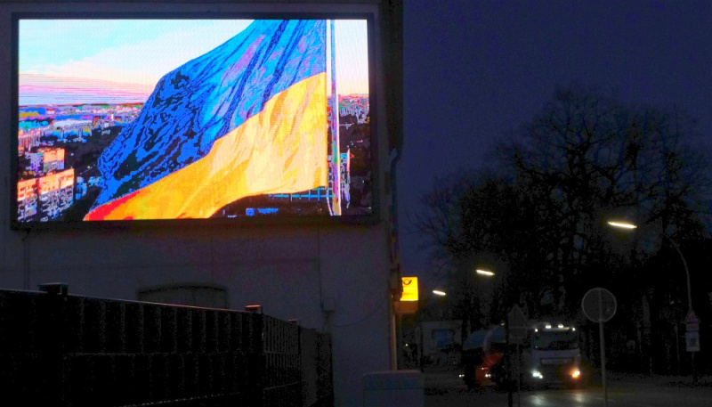 Datei:Ukraine Billboard.jpg