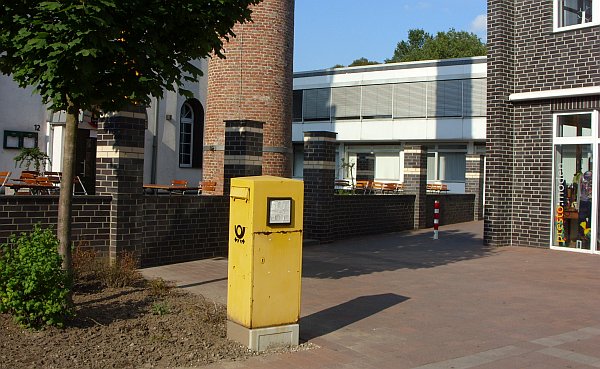 Datei:Briefkasten am Brauturm.jpg