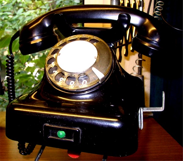 Datei:Telefon schwarz.jpg