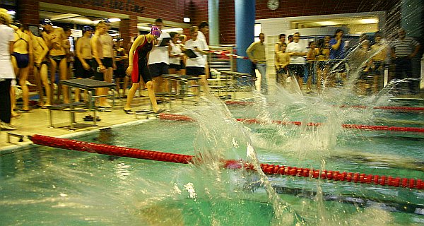 Datei:Schwimmen Stadtmeisterschaft.jpg