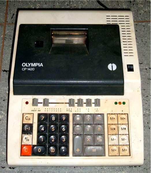 Datei:Tischrechner OLYMPIA CP 1420.jpg