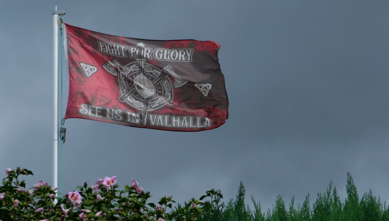 Datei:Flagge See us in Valhalla.jpg