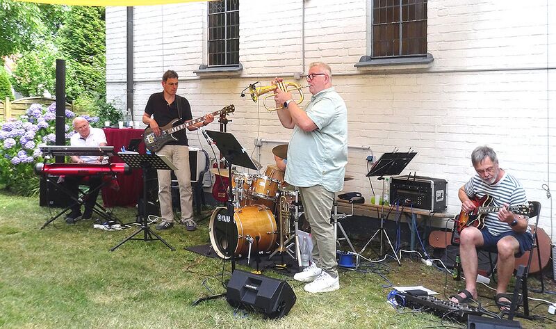 Datei:Jazzis13.jpg