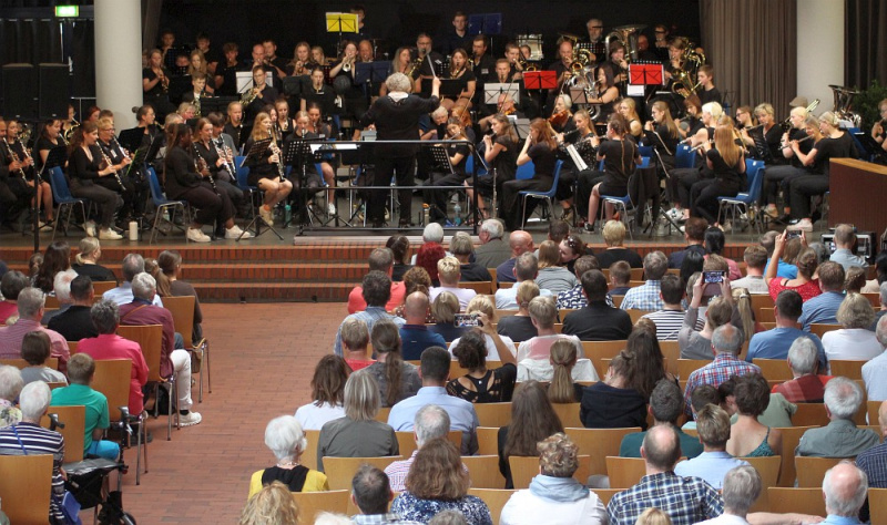 Datei:GSW 50 Konzert Totale.jpg