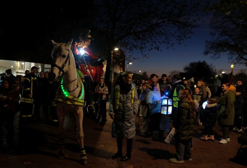 Datei:Martinszug Grüne Schule 25.jpg