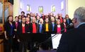 Manchmal antwortete der Chor auf Shouts des Chorleiters