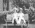 Auxiliary nurse 1964: Helga (r.) und Kollegin Sabine