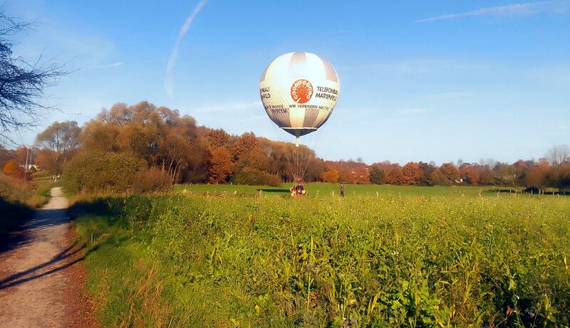 Datei:RICHTER Ballon Zwischenlandung.jpg