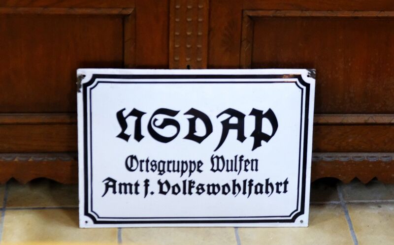Datei:NSDAP Schild.jpg