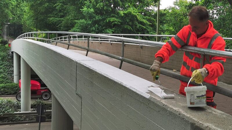 Datei:Brücke Talaue Anstrich.jpg