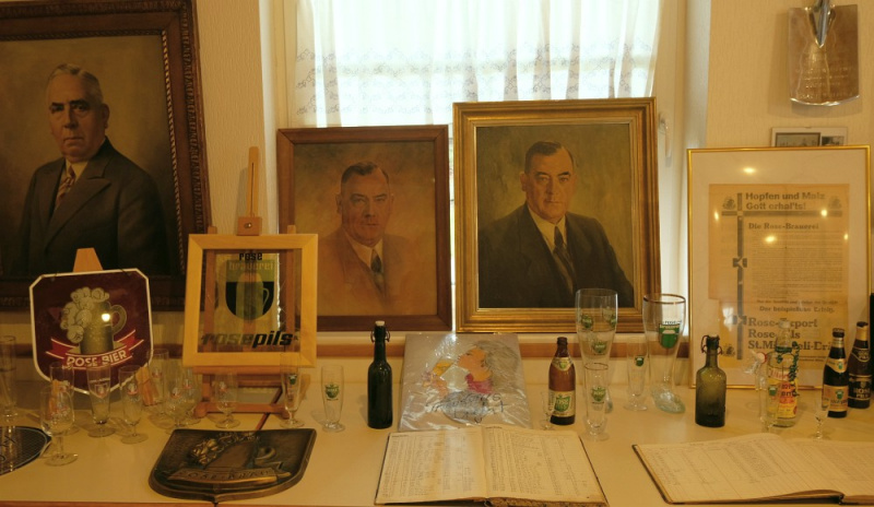 Datei:Rose Ausstellung.jpg