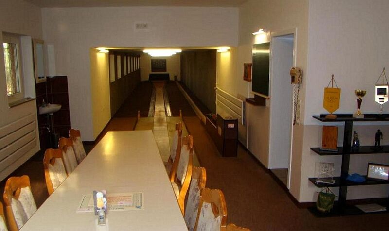 Datei:Hotel Schürmann Kegelbahn.jpg