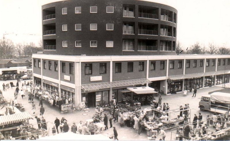 Datei:1980etwa WUL Neue Stadt Marktplatz 01.jpg
