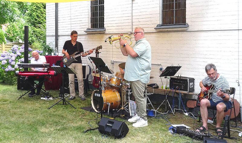 Datei:Jazzis4.jpg